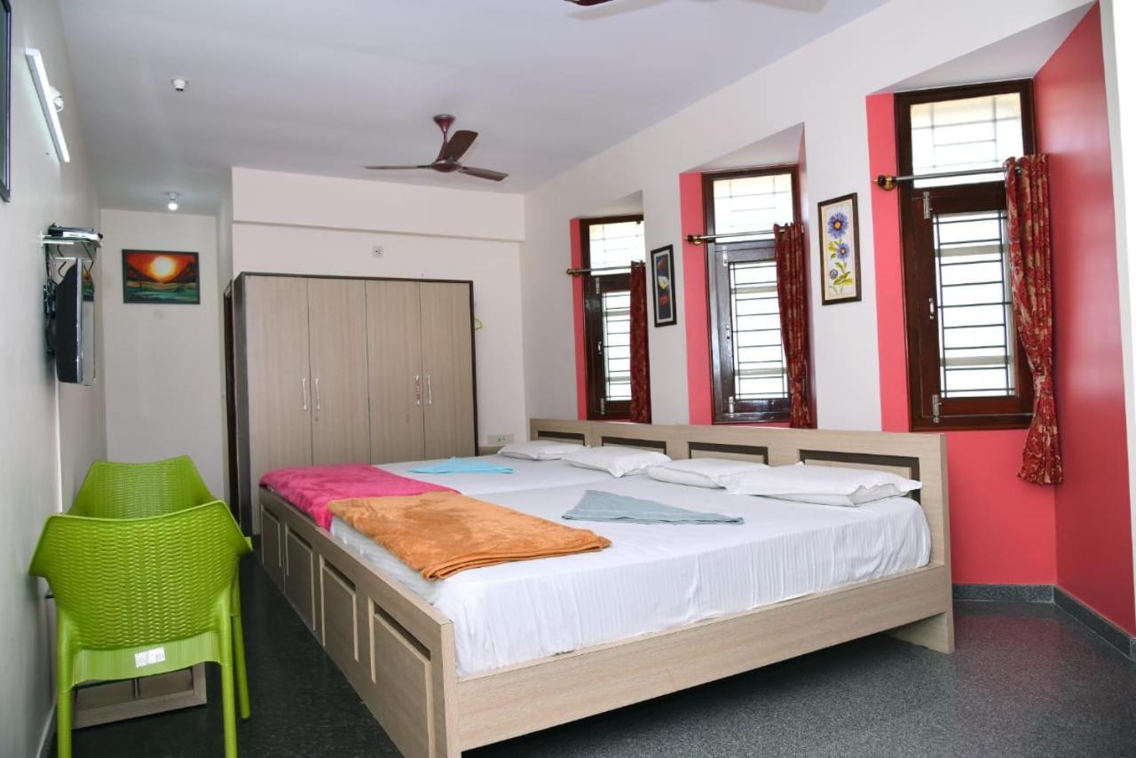Mango Tree Homestay Хампи Екстериор снимка