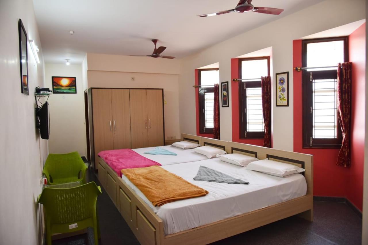 Mango Tree Homestay Хампи Екстериор снимка