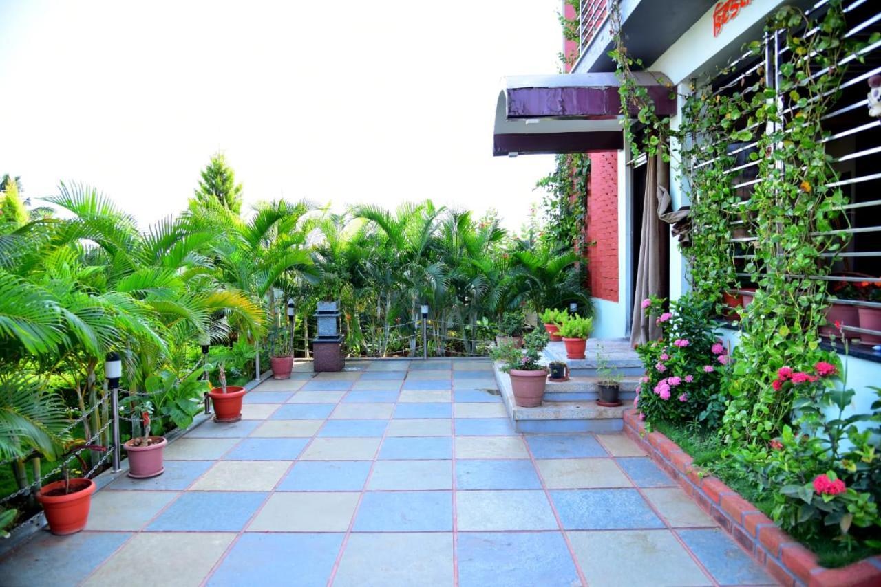 Mango Tree Homestay Хампи Екстериор снимка